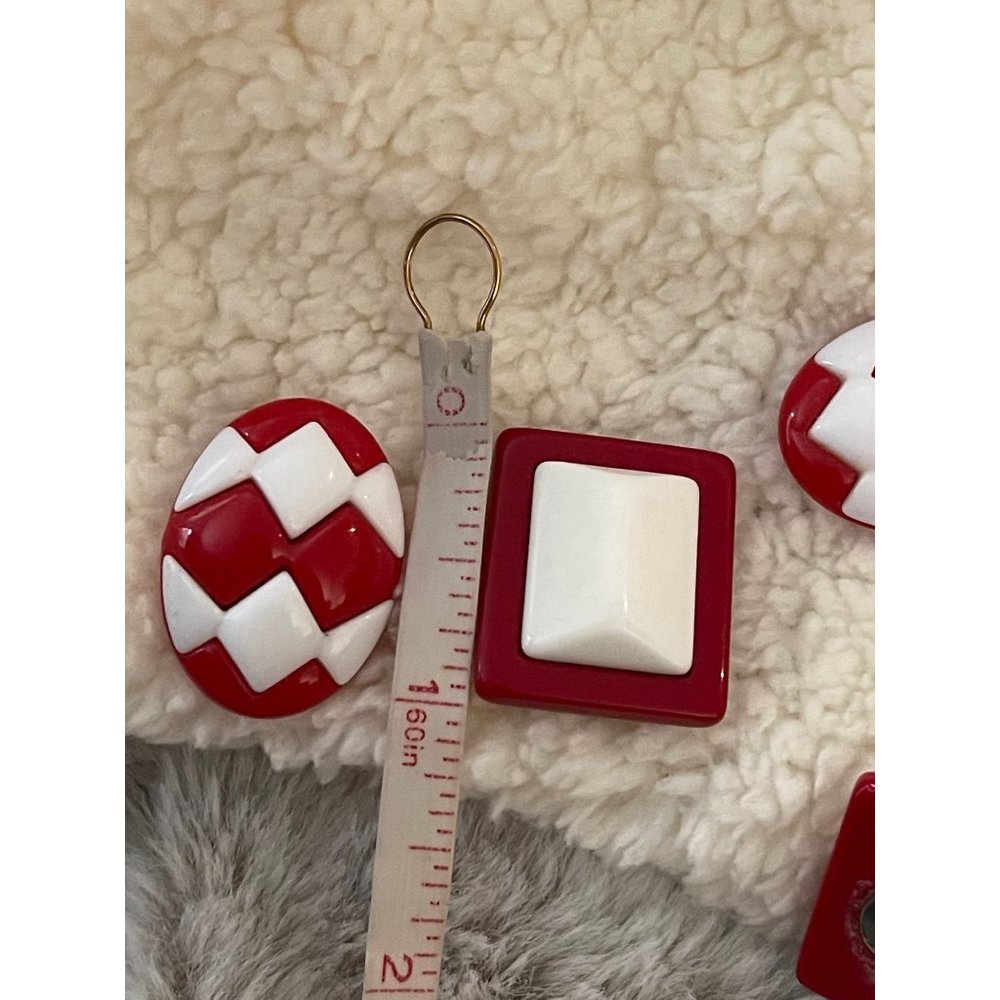 Vintage Red/White Design Pierced Earrings 2-Pairs - Picture 8 of 12